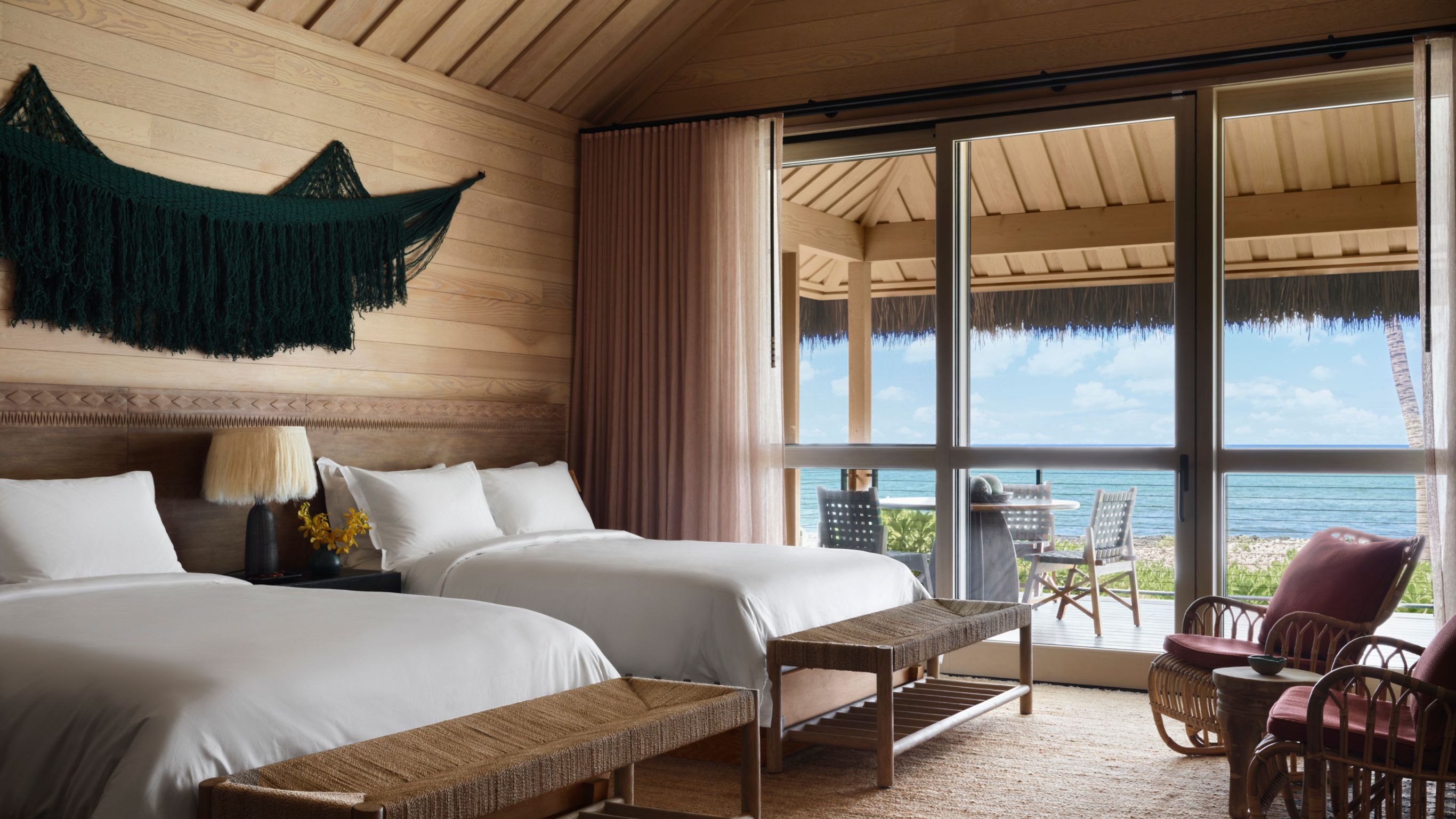 Beach Front Queen Hale